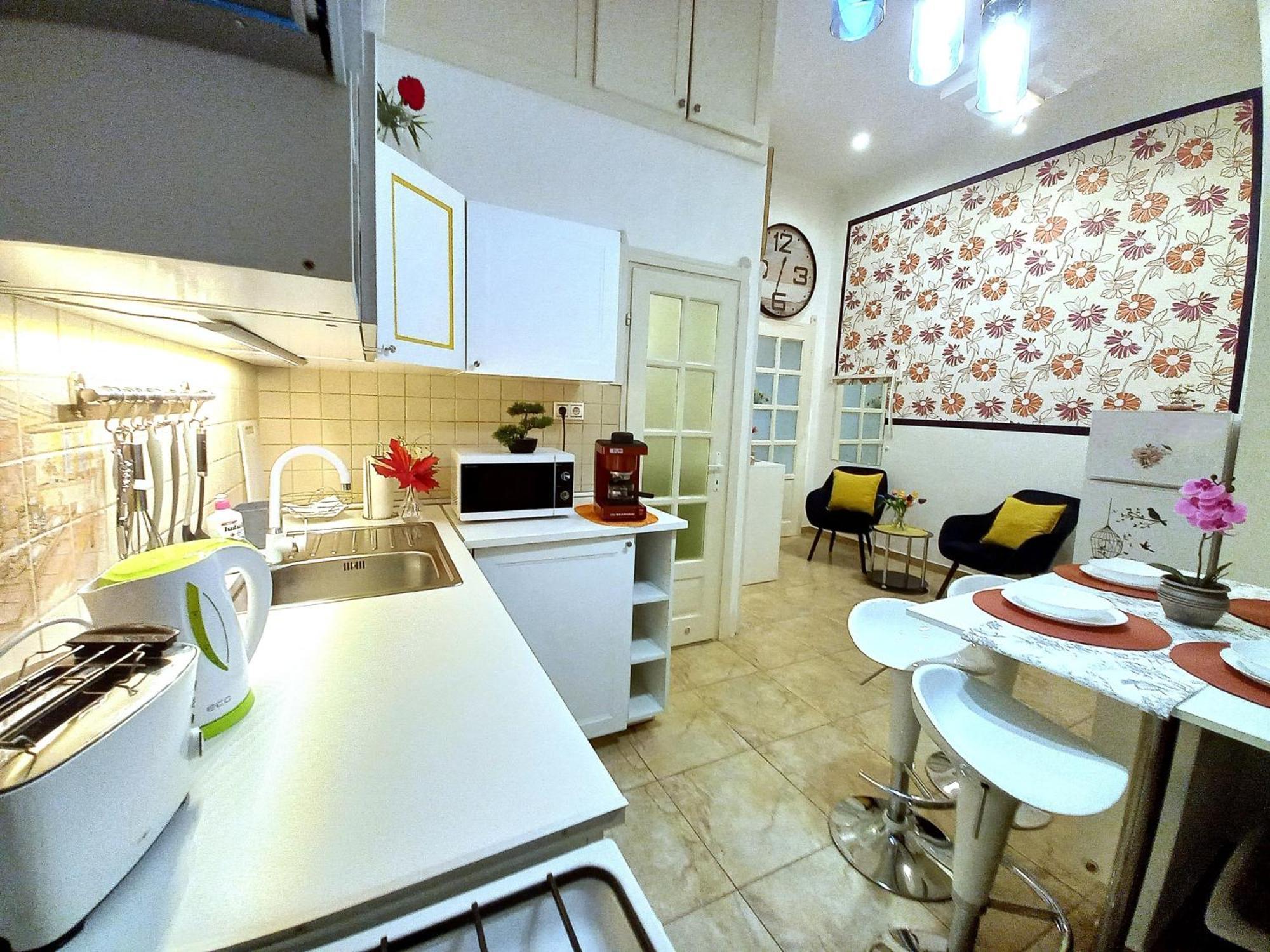 Mariann's Modern In The Center Apartmán *